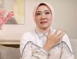 Kabar mengejutkan datang dari pasangan publik figur Jawa Barat, Atalia Praratya menggugat cerai suaminya Ridwan Kamil.