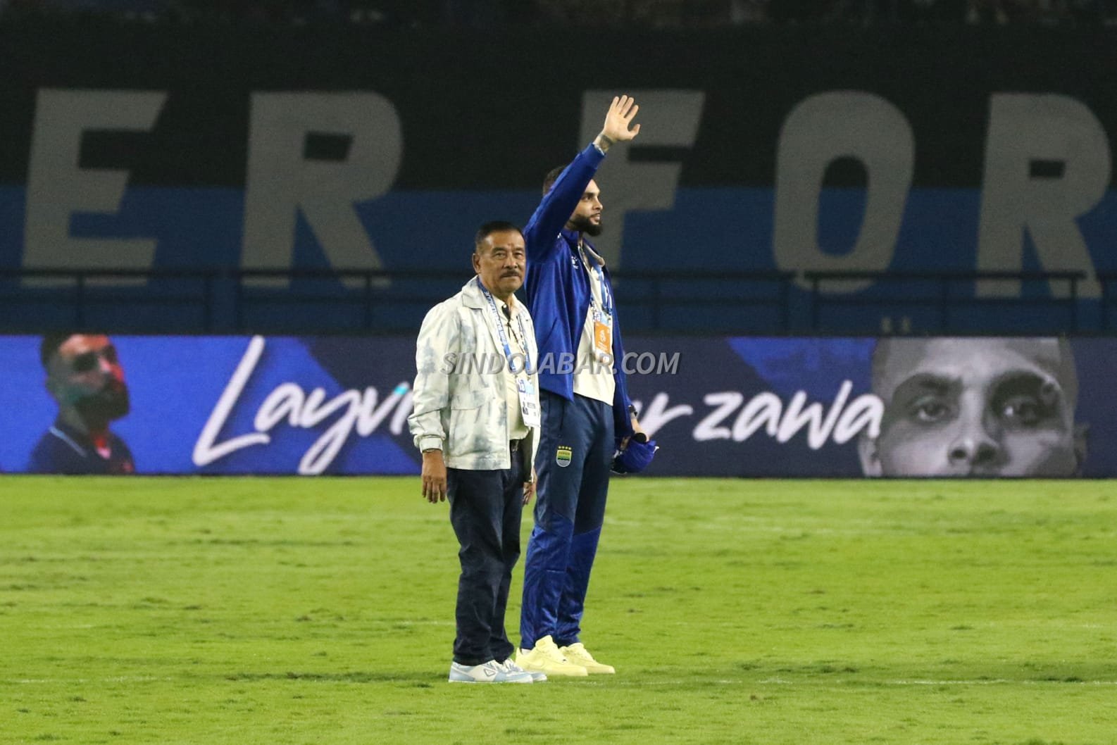 Persib Bandung memperkenalkan Layvin Kurzawa sebagai rekrutan anyar di Stadion Gelora Bandung Lautan Api (GBLA), Minggu (25/1/2026).