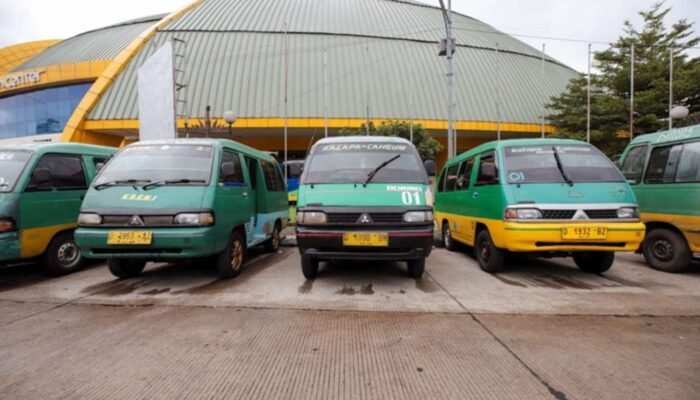 Mulai 2026, PKB dan BBNKB Angkot Plat Kuning di Jabar Turun hingga 30 Persen