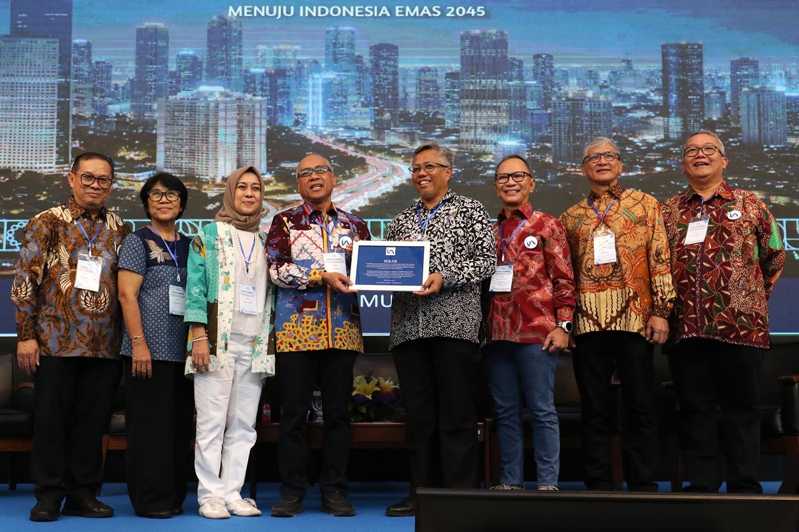 Mendiktisaintek Brian Yuliarto Jadi Pembicara Utama pada Seminar Nasioal yang Digelar Ikatan Alumni ITB Angkatan 1980 (IA ITB80)