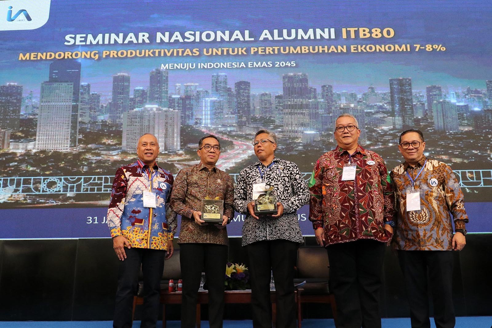 Mendiktisaintek Brian Yuliarto Jadi Pembicara Utama pada Seminar Nasioal yang Digelar Ikatan Alumni ITB Angkatan 1980 (IA ITB80)