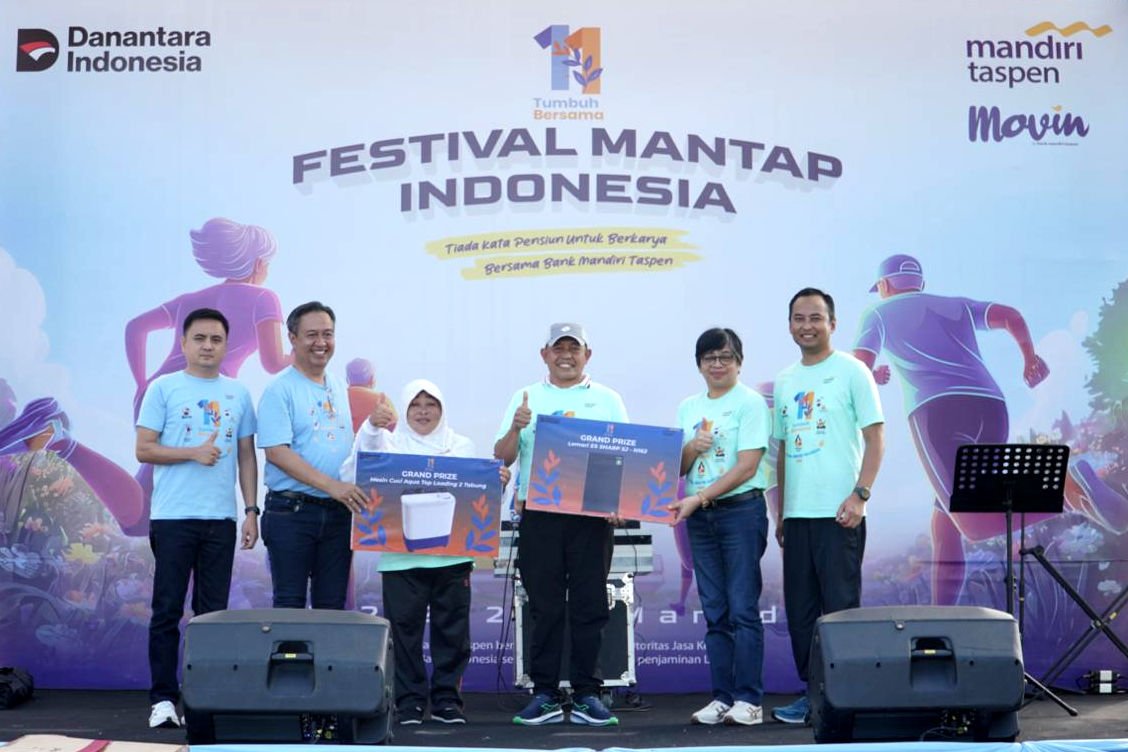 Festival Mantap Indonesia memperingati HUT ke-11 Bank Mandiri Taspen di kota Manado bersama ratusan nasabah, Sabtu (7/2/2026).