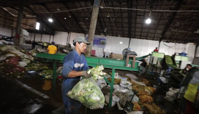 Pemkot Bandung Kejar Pengolahan 500 Ton Sampah per Hari