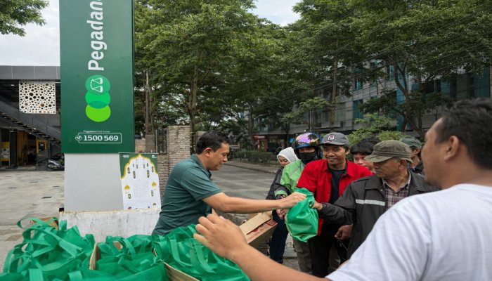 PT Pegadaian Kantor Wilayah (Kanwil) X Jawa Barat menggelar aksi sosial bertajuk IFTAR (Indahnya Fitrah Takjil Amal Ramadhan).