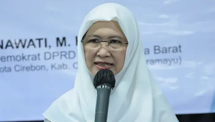 Anggota DPRD Jabar Hj Ratnawati, melaksanakan kegiatan masa reses dengan mengunjungi Kecamatan Harjamukti, Kota Cirebon.