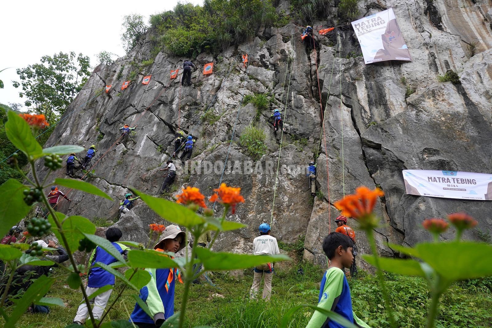 Sekolah Alam Bandung gelar kegiatan Matra Tebing di Tebing Hawu