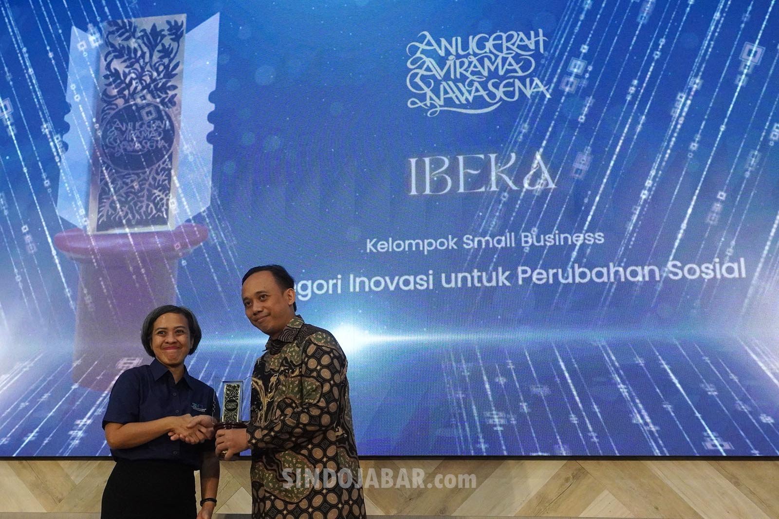 Anugerah Avirama Nawasena dalam rangka perayaan Dies Natalis ke-22 SBM ITB
