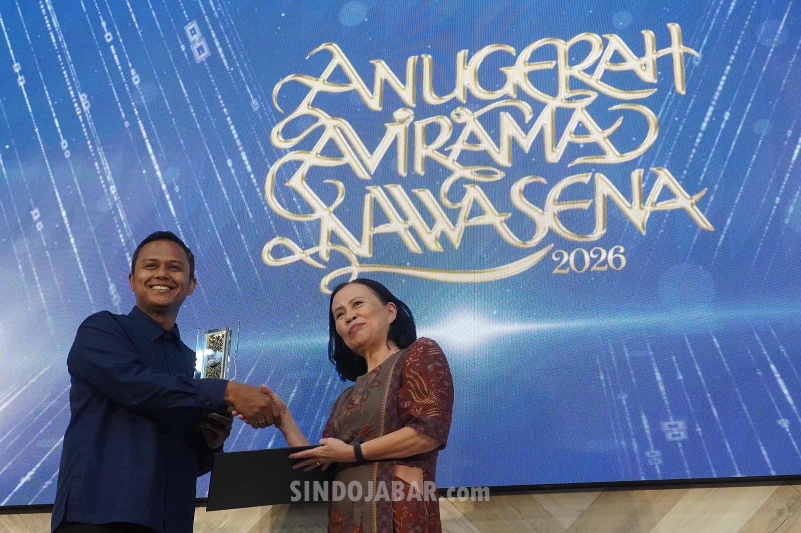 Anugerah Avirama Nawasena dalam rangka perayaan Dies Natalis ke-22 SBM ITB