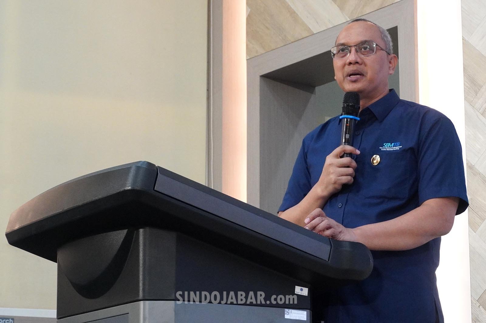 Anugerah Avirama Nawasena dalam rangka perayaan Dies Natalis ke-22 SBM ITB