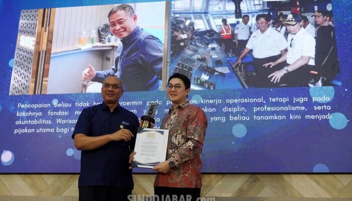 Anugerah Avirama Nawasena dalam rangka perayaan Dies Natalis ke-22 SBM ITB