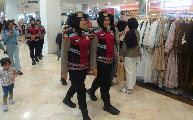 Polwan Cantik