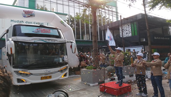 Suasana haru dan antusiasme menyelimuti pelataran keberangkatan di Kantor PT Pegadaian Kanwil X Jawa Barat, Selasa pagi (17/3/2026).