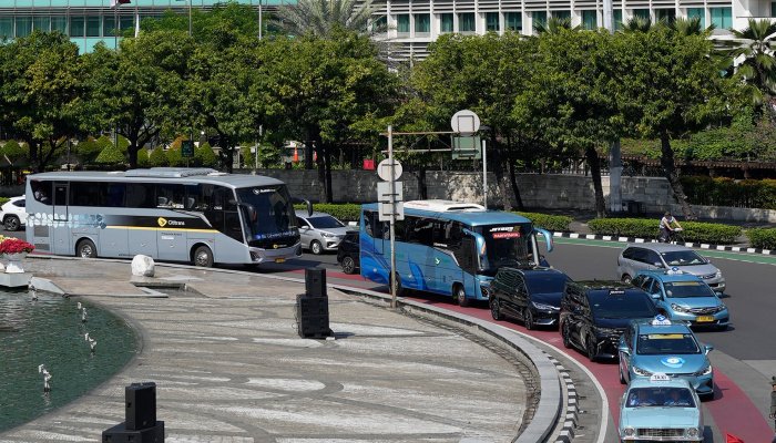 PT Blue Bird Tbk (BIRD) mencatat pendapatan Rp5,7 triliun sepanjang tahun buku 2025 dengan kinerja keuangan gemilang.