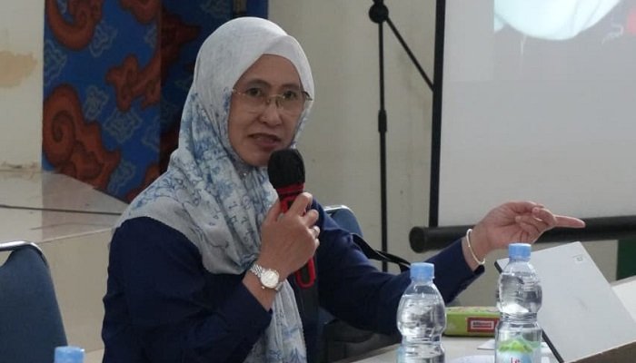 Hj Ratnawati menyoroti persoalan krisis sampah yang dinilai menjadi salah satu masalah lingkungan paling mendesak di Jabar.