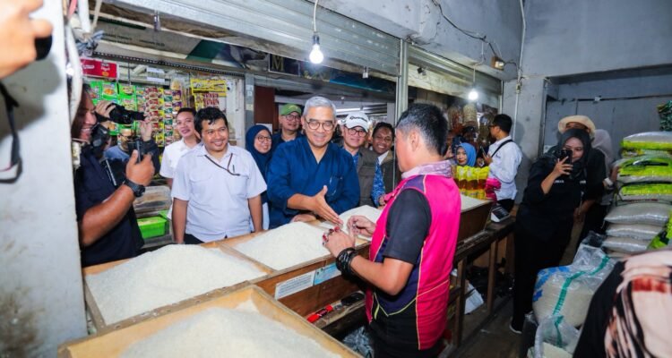 Harga Plastik Melonjak 4 Kali Lipat, Farhan Ajak Warga Ubah Kebiasaan Belanja