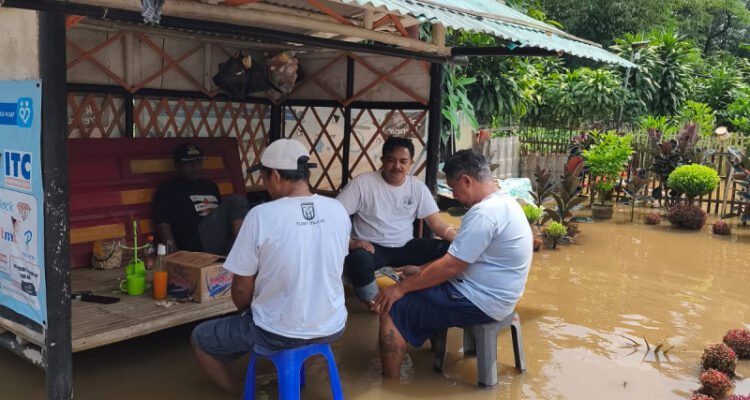 Dede Chandra Sasmita Bantu Penanganan Banjir di Rumpin Bogor