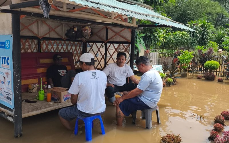Dede Chandra Sasmita Bantu Penanganan Banjir di Rumpin Bogor