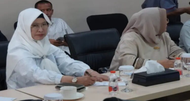 Anggota Komisi III DPRD Provinsi Jawa Barat, Hj. Ratnawati, melakukan kunjungan kerja ke Bank BJB Kantor Cabang (KC) Kabupaten Tasikmalaya.
