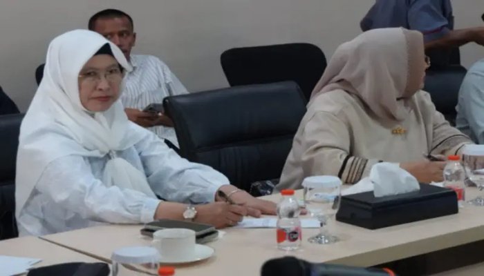 Anggota Komisi III DPRD Provinsi Jawa Barat, Hj. Ratnawati, melakukan kunjungan kerja ke Bank BJB Kantor Cabang (KC) Kabupaten Tasikmalaya.