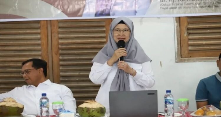 Anggota DPRD Jabar Hj Ratnawati melaksanakan kunjungan kerja ke Desa Sidawangi, Kecamatan Sumber, Kabupaten Cirebon, Minggu (12/4/2026).