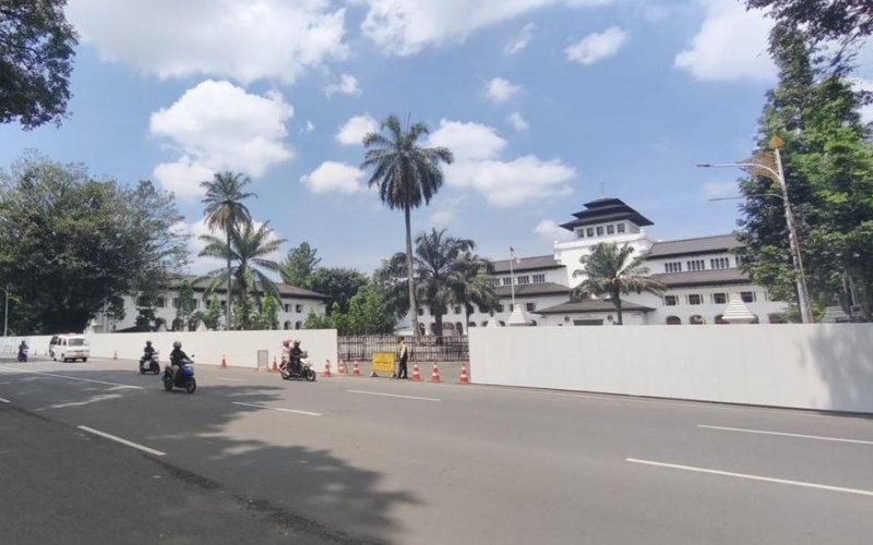 Jalan Diponegoro Bandung Tak Ditutup, Dedi Mulyadi Tegaskan Plang Penutupan Tidak Berlaku