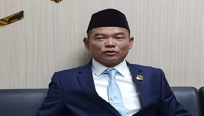 Suasana hangat dan penuh keterbukaan mewarnai dialog antara anggota DPRD Jabar H Dede Chandra Sasmita, dengan masyarakat penerima PKH.