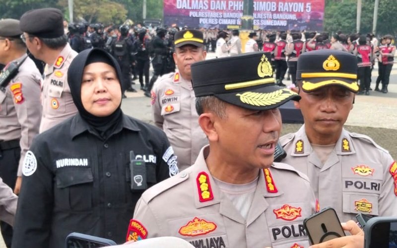 Plt Kapolrestabes Bandung Kombes Adiwijaya