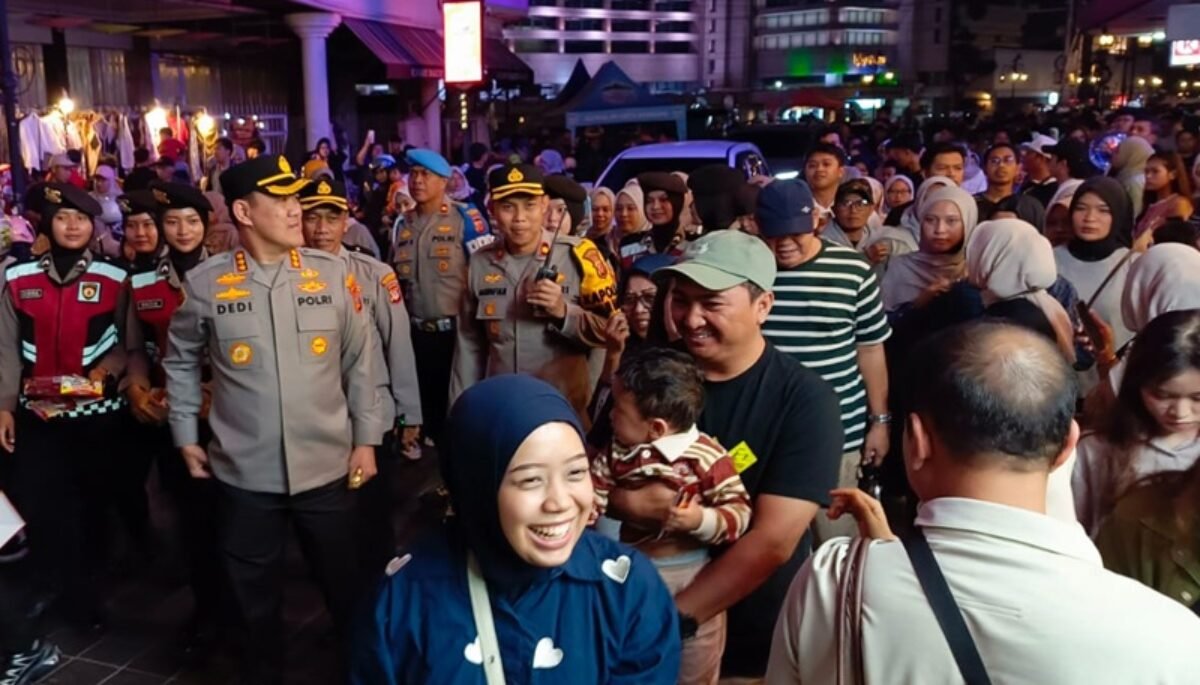 8cb7f693-4123-4501-b472-b119d0e757f5 Kapolres Jalan Kaki
