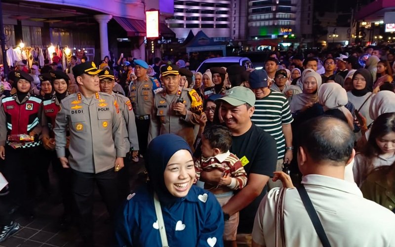 Kapolres Jalan Kaki