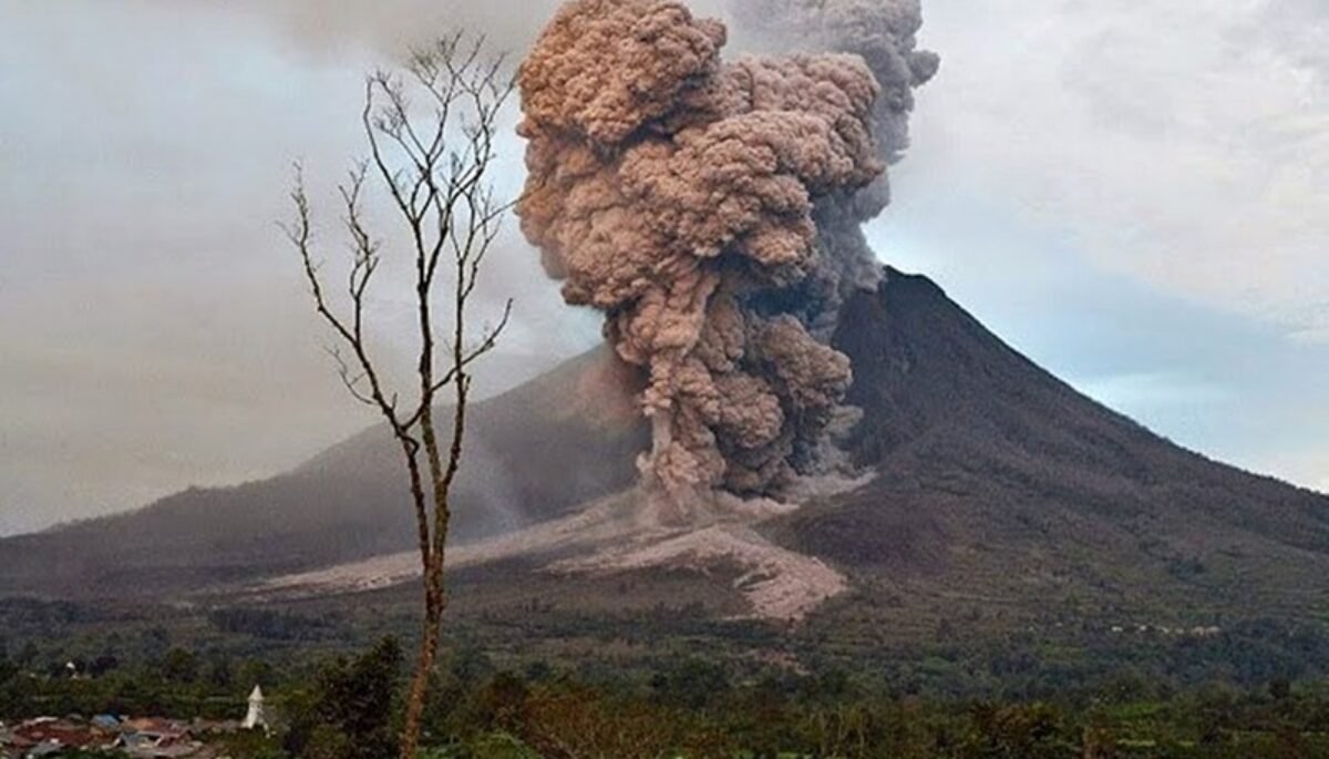 Gunung Dukono