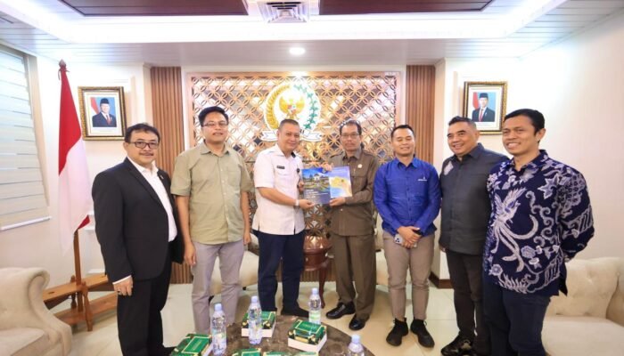 DPRD Jabar Serahkan Data 10 Calon Daerah Otonomi Baru ke DPR RI