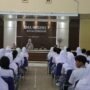 Hj Ratnawati Bahas Peran Pemuda dalam Demokrasi di SMAN 7 Cirebon