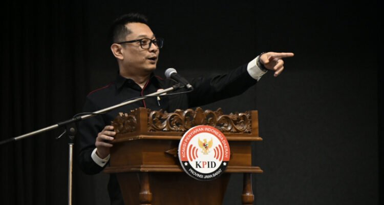 Disrupsi digital dan derasnya arus informasi dinilai kini tak lagi sekadar mengubah cara berkomunikasi kondisi psikologis anak dan remaja.