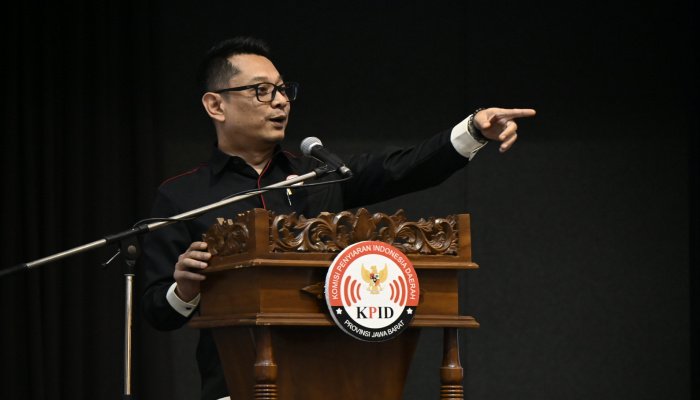 Disrupsi digital dan derasnya arus informasi dinilai kini tak lagi sekadar mengubah cara berkomunikasi kondisi psikologis anak dan remaja.
