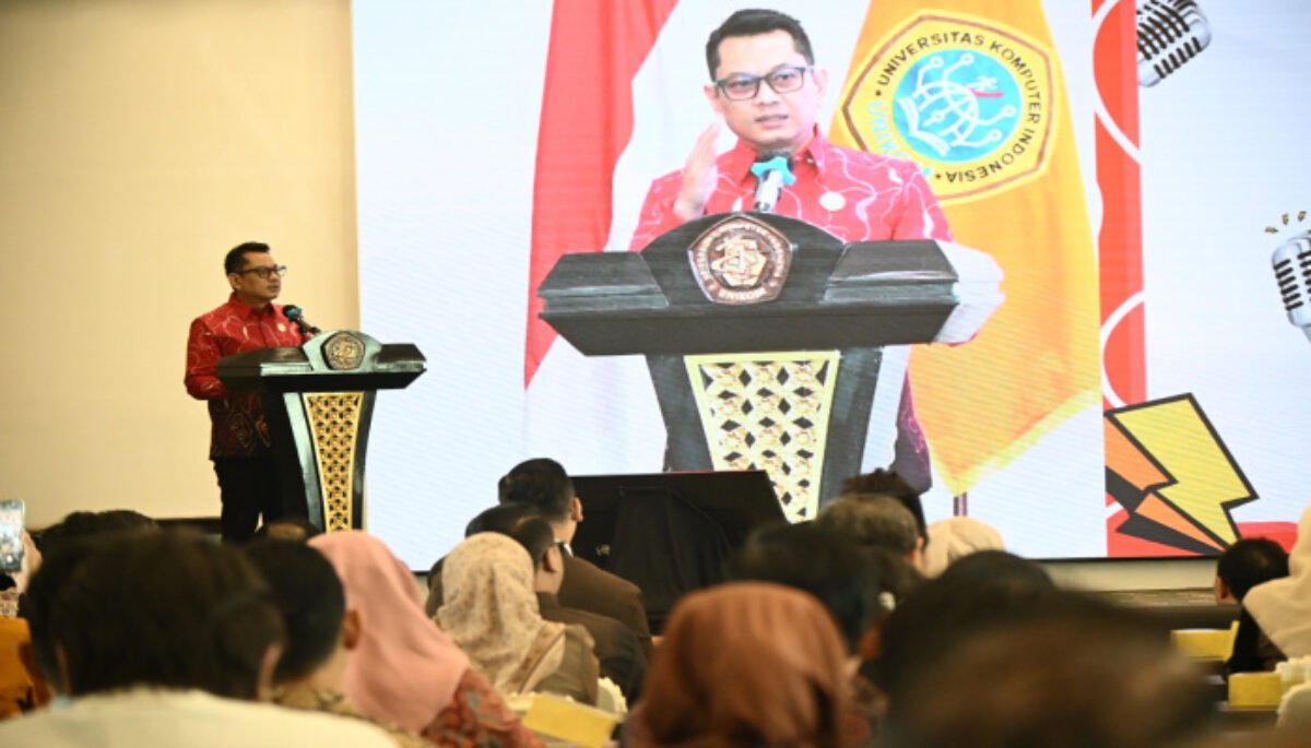 Sebanyak 224 perguruan tinggi swasta yang tergabung dalam APTISI Jabar bersama RRI Bandung menandatangani MoU akbar dengan KPID Jawa Barat.