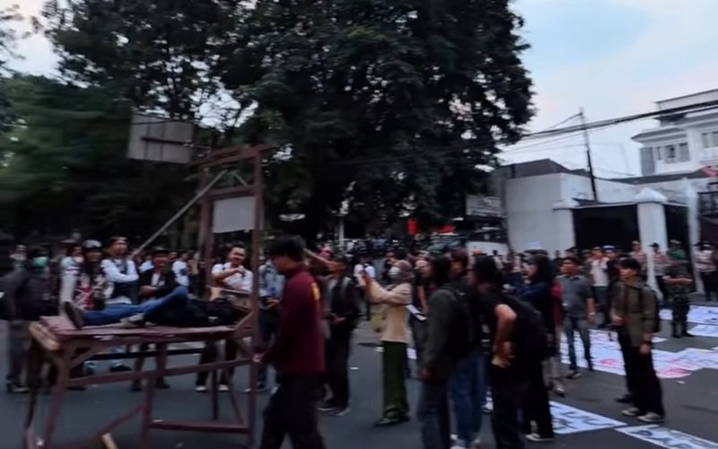 MAHASISWA