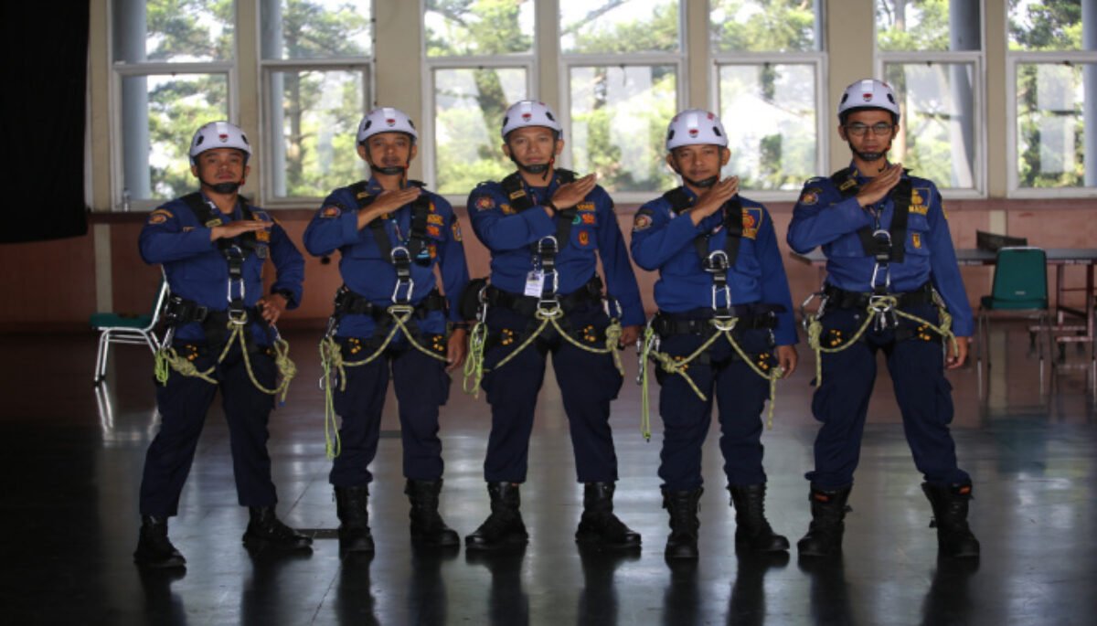 Pusat Pengembangan Sumber Daya Manusia Geologi, Mineral dan Batubara (PPSDM Geominerba) menyelenggarakan Pelatihan Vertical Rescue Angkatan 1