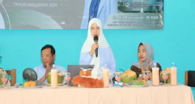Hj. Ratnawati, melaksanakan kegiatan Pengawasan Penyelenggaraan Pemerintahan di Desa Sampiran, Kecamatan Talun, Kabupaten Cirebon.