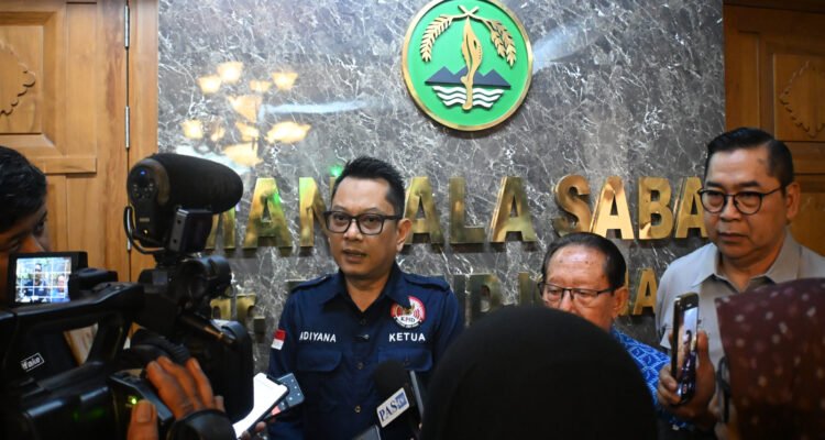 Kewajiban penayangan program siaran lokal dinilai belum cukup menjadi benteng pertahanan budaya di tengah derasnya gempuran platform digital. 