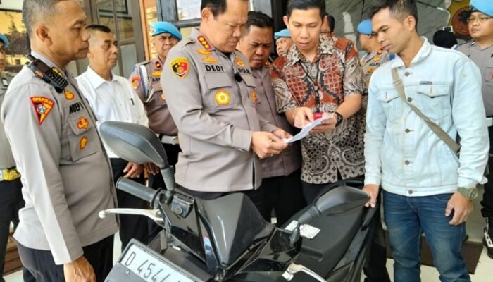 Pencuri Motor