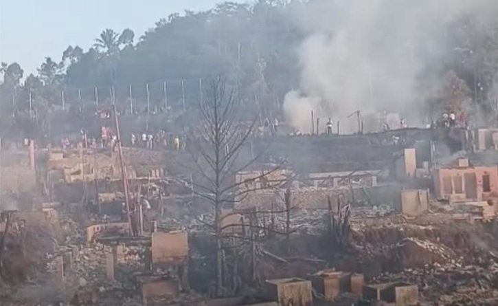 KEBAKARAN di Kampung Adat