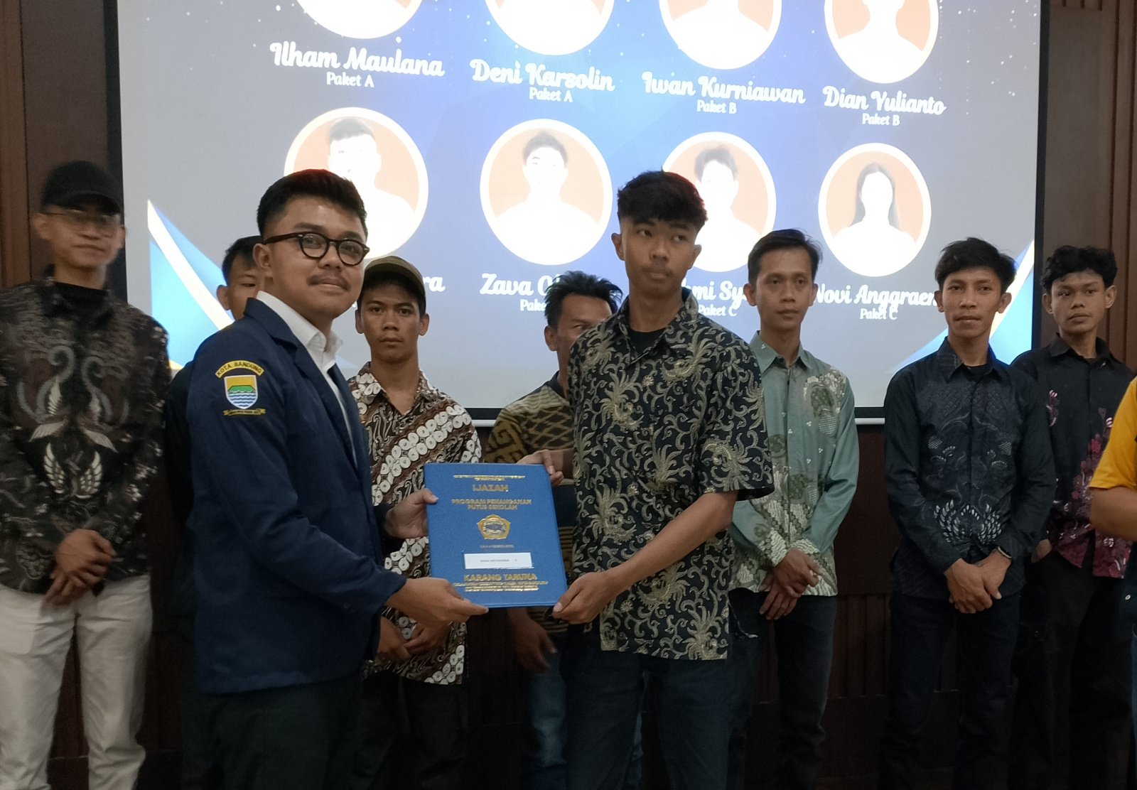Upaya mengembalikan hak pendidikan bagi warga yang sempat putus sekolah mulai menunjukkan hasil di Kecamatan Cibeunying Kaler.
