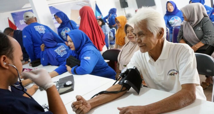Sambut HUT ke-25, Demokrat Kabupaten Bandung Gelar Pemeriksaan Kesehatan Gratis