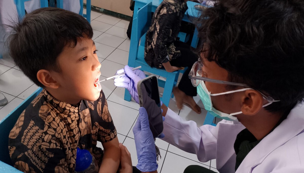 RSGM UNJANI terus menunjukkan komitmennya dalam meningkatkan derajat kesehatan masyarakat melalui aksi nyata.