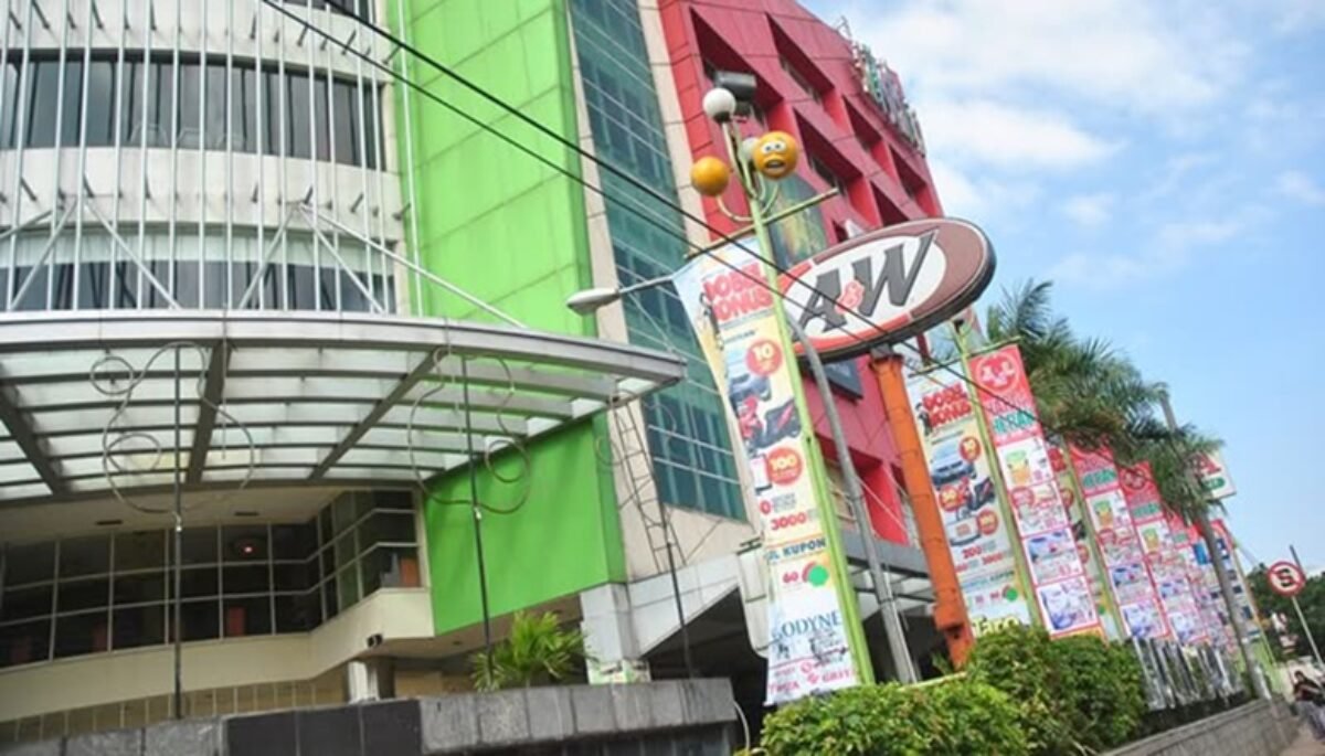 Lucky Square Mall