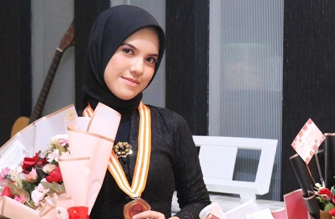 Mahasiswi