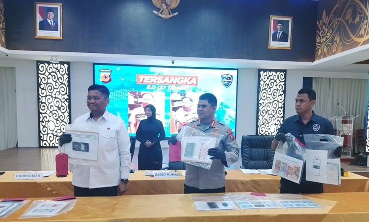 PENIPUAN ONLINE