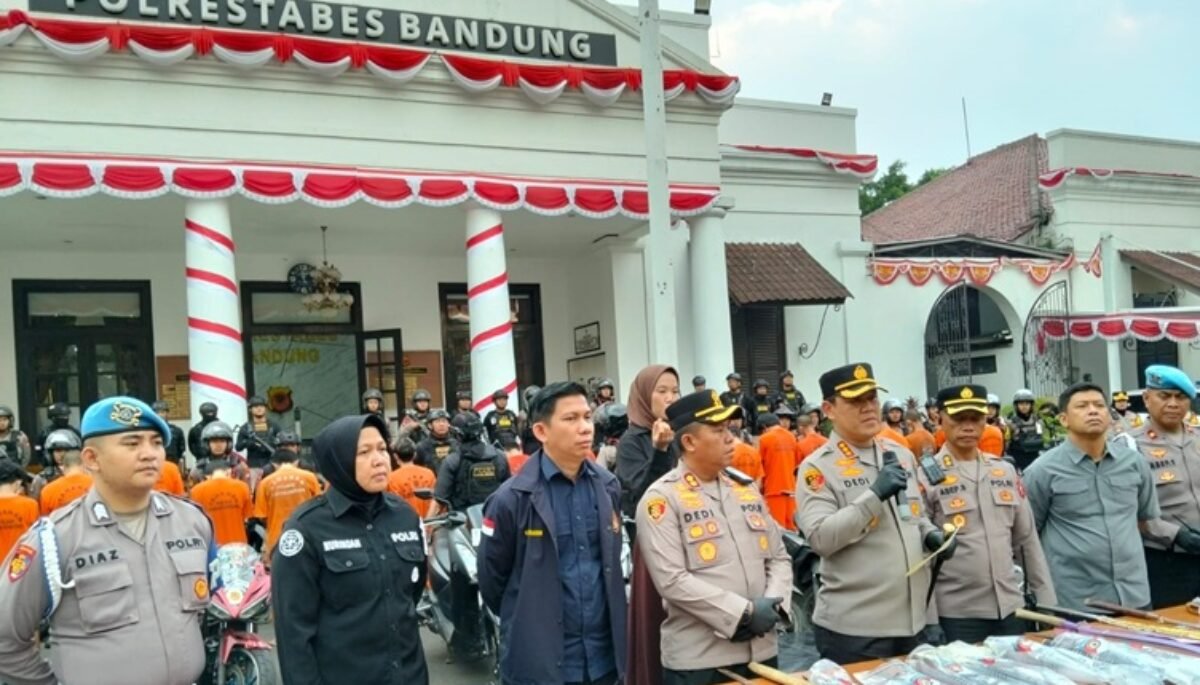 e4765a24-80cd-45ee-ace6-a0f7b318a919 Kapolrestabes Bandung
