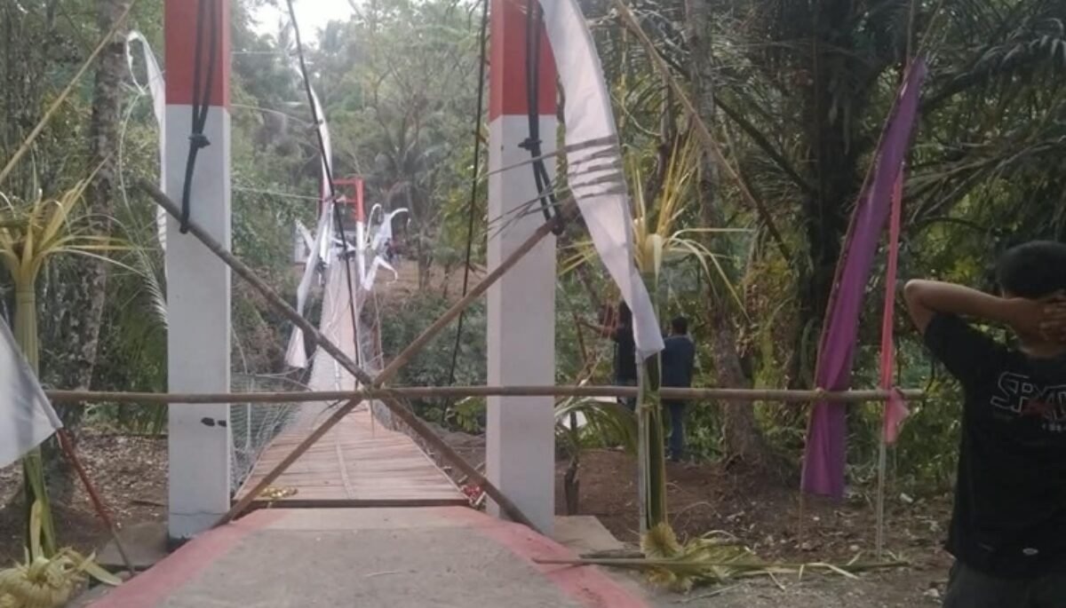 JEMBATAN MERAH PUTIH