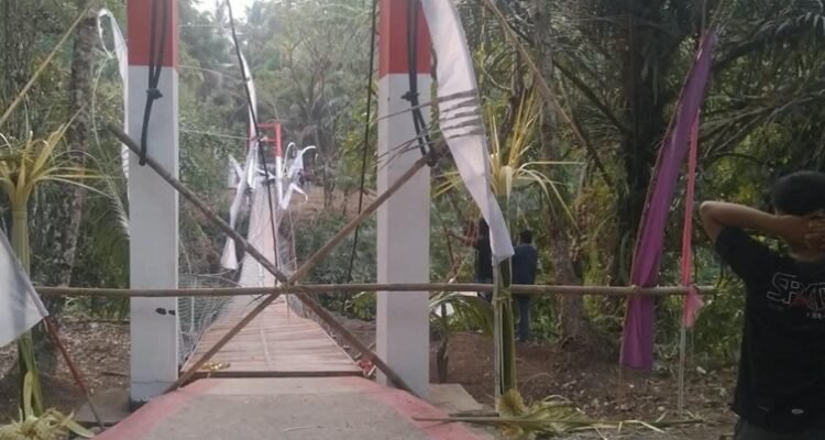 JEMBATAN MERAH PUTIH